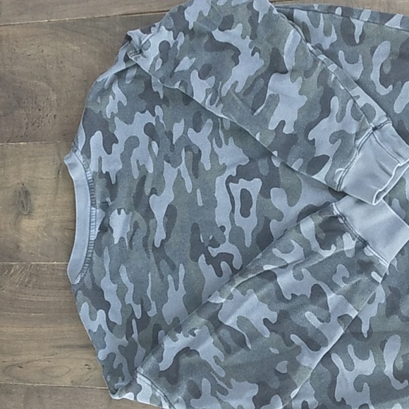 SOULCYCLE X SUNDRY CAMO SWEATSHIRT WOMANS L - Picture 7 of 7